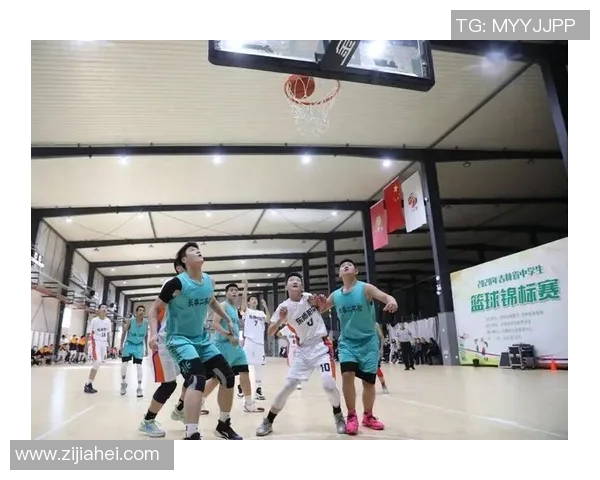 重庆篮球队在邀请赛中以81分高居积分榜首位展现强劲实力